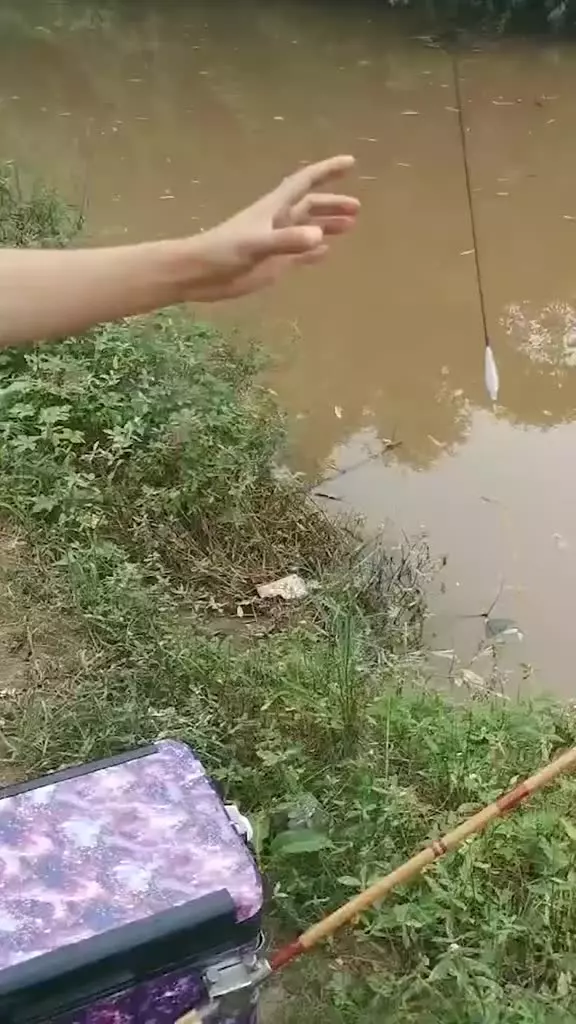 Fishing Lure Fast Hooking Lures 3 Seconds to actively hook soft bait Earth Worm Worm Red Baits